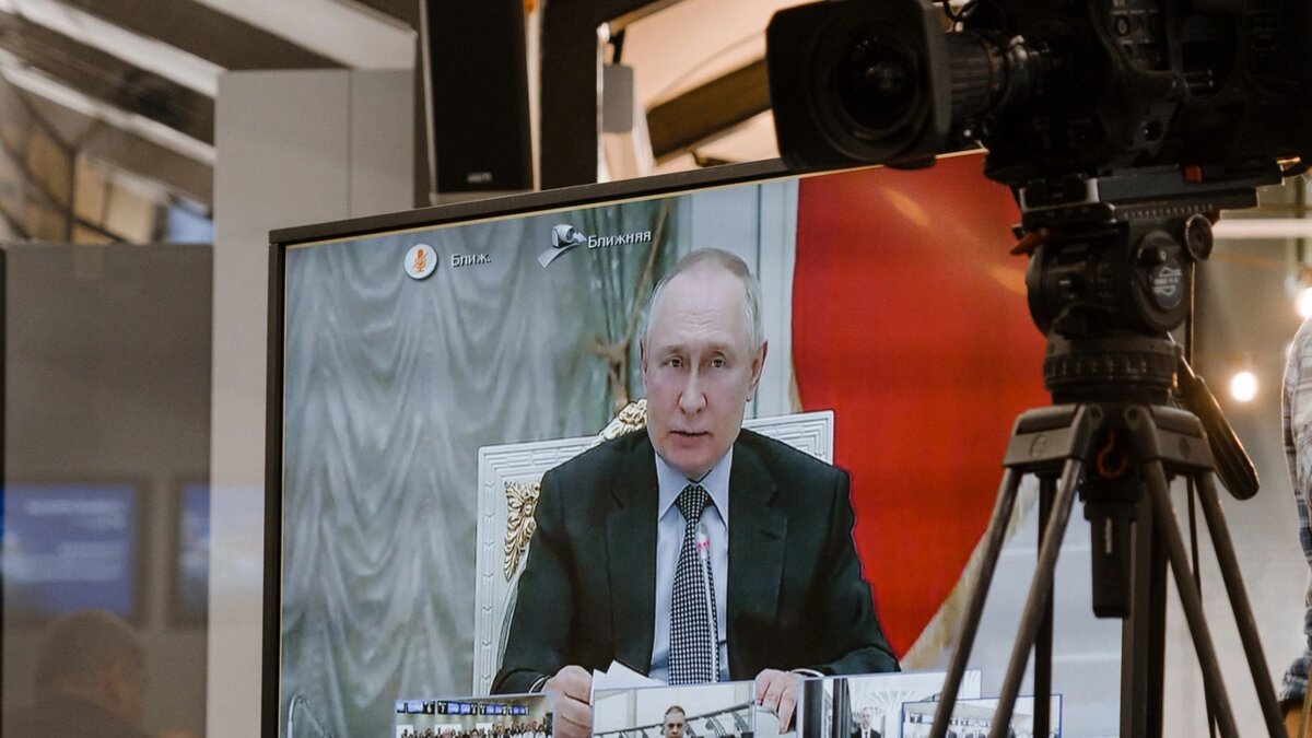 Компания шлюмберже новый уренгой. Нефтяник университет. Уфимский государственный нефтяной технический университет. Тренинг в ооо лукойл - коми. Нефтяник университет.