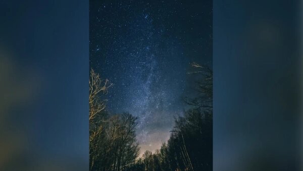 Улучшение качества жизни. Постоянно вверх. Постоянно вверх. Постоянно вверх. Зеленые стрелки вверх.