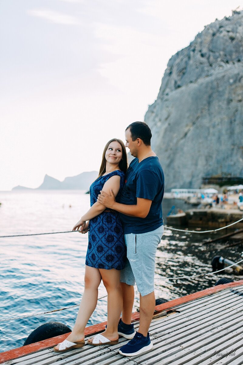 Чеширский кот меня не надо понимать. Кто нибудь обязательно полюбит нас такими. Чтобы любить человека не обязательно быть с ним рядом. Обязательно нравится. Понимать меня не обязательно обязательно любить и кормить.