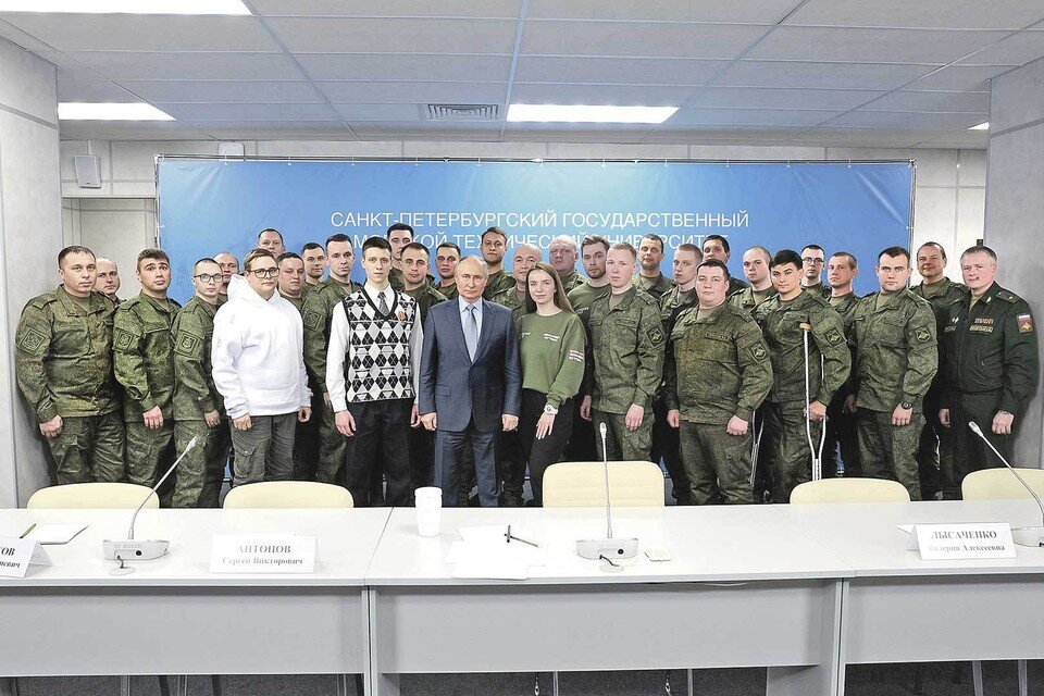 Злостный неплательщик. Ха ха я здесь живу. Ха ха я здесь живу. Живи тут. Обитаю тут.