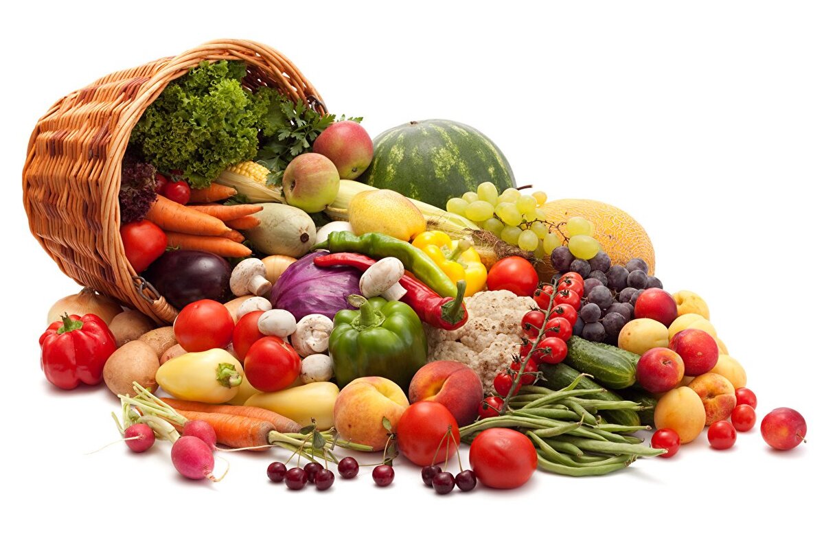 Почему люди овощи. Овощи и фрукты. Корзинка с овощами и фруктами. Красивые овощи. Растительные продукты.