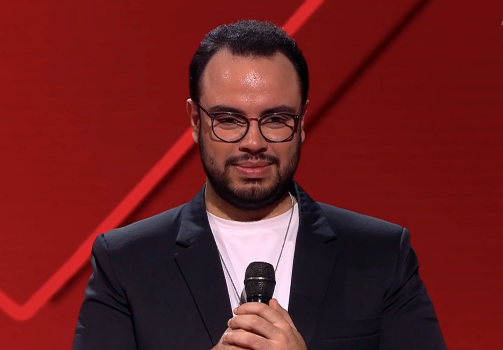 хорошие рассказывают слушать. внимательно слушающий человек. речь человека. хорошие рассказывают слушать. хорошие отношения с коллегами.