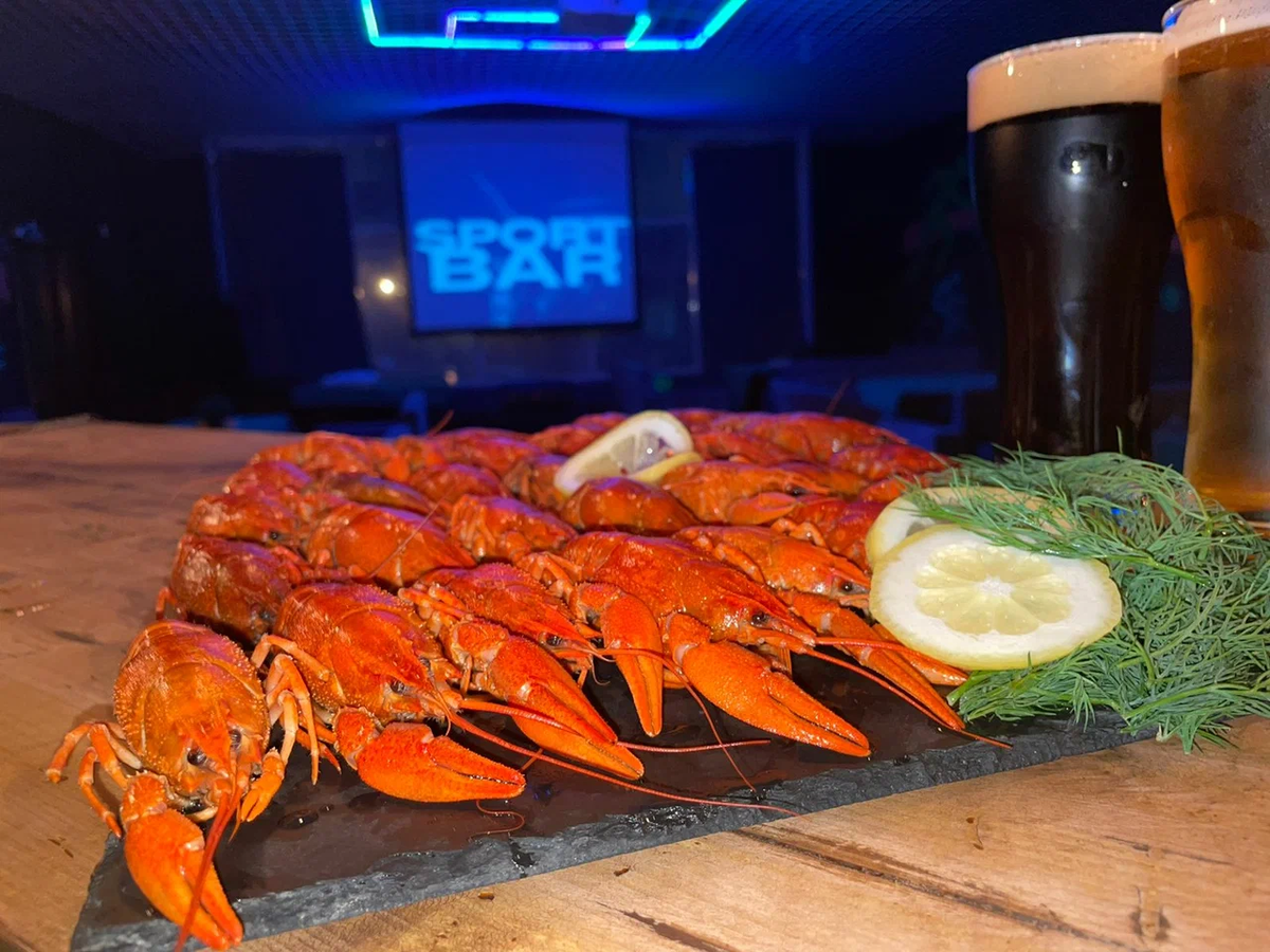 Губернский колледж повар. Работа поваром в серпухове. Профессия повар кондитер. Пекарня китчен маркет серпухов. Спецодежда кулинара.