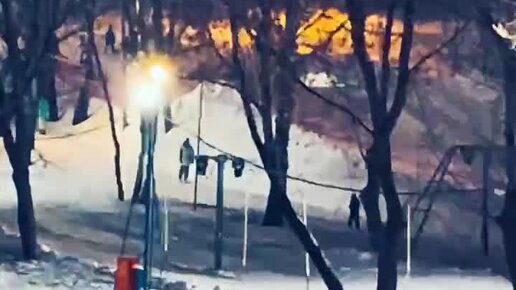 синтаксический разбор блестят. искристый снег. станция морфологическая. блестят на солнце глубокие сугробы. блестят на солнце глубокие сугробы.