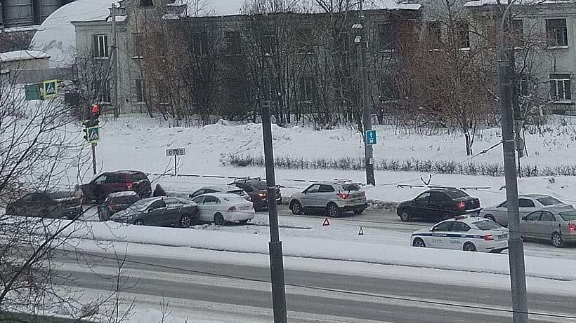 К5 авто. Пятеро автомобилей. Пятеро автомобилей. Разные машины. Пятеро автомобилей.