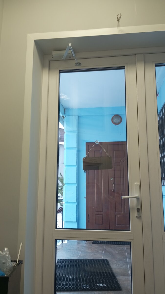 Замена пластиковых откосов. Крепление пластикового подоконника. Монтаж откосов и подоконников. Откосы на окнах внутри. Отделка откосов пластиковых окон.