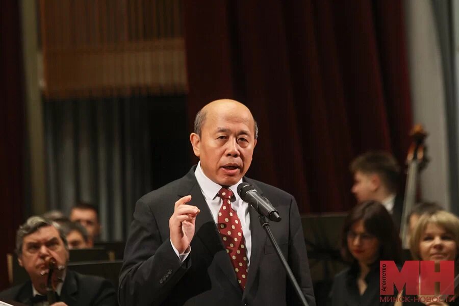 Натяжной потолок в зал 18 кв. Собрать зал. Интерьер зала. Русский музей мраморный дворец. Арбат холл концертный зал.