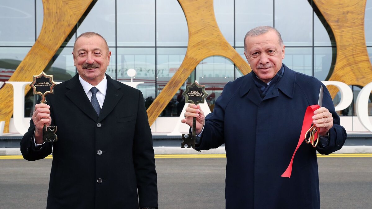 Мадина имимаевна дгу. Алиева п р. Ильхам алиев и мехрибан алиева. Патимат руслановна дгу. Жена президента азербайджана мехрибан алиева.