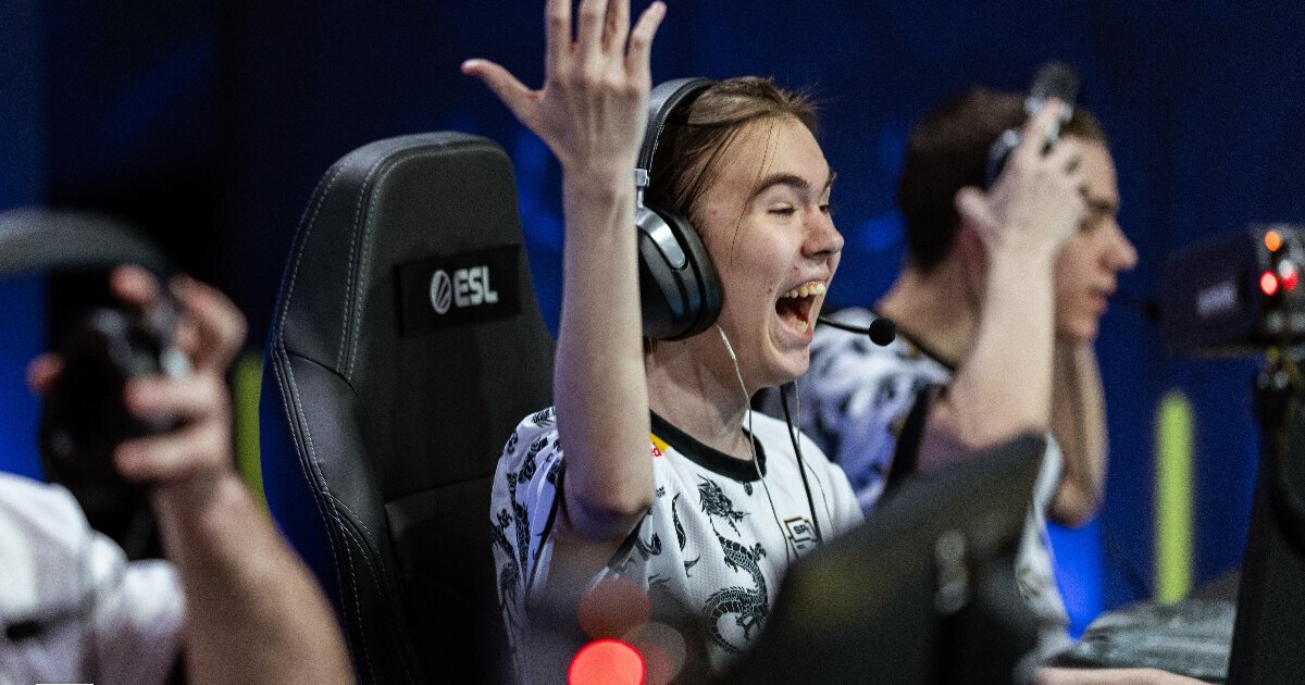 марьяна видео. марьяна с ивангаем поцелуй. ангелина романовская. см ро. см ро.