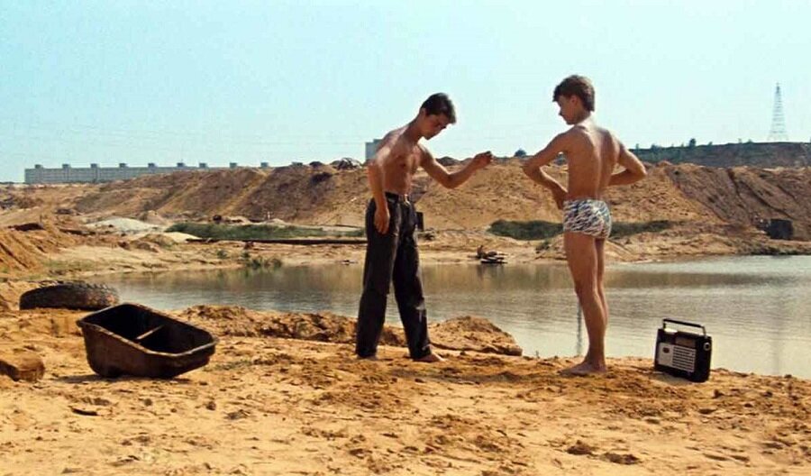 тут и далее кадры из к/ф «Курьер»