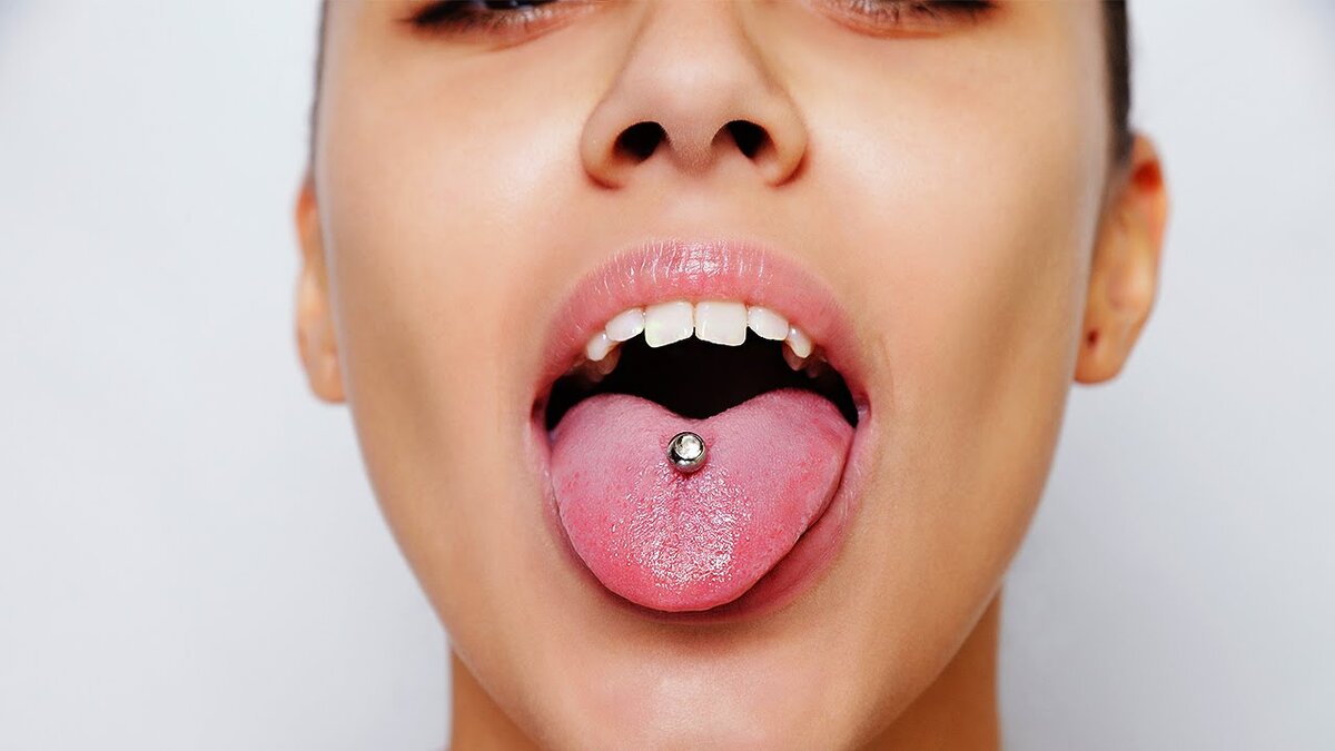 Стоковые фотографии по запросу Piercing bouche