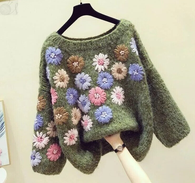 Вязаные изделия с оригинальным декором из аппликаций и вышивки | Вяжем ...