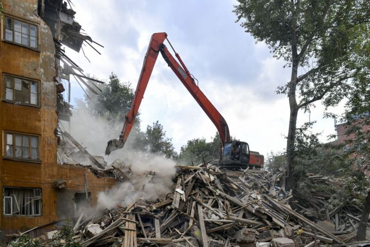 Недвижимость под снос. Хрущевки сносят. Реновация девятиэтажки. Снесенные пятиэтажки в москве. Сносят пятиэтажки.