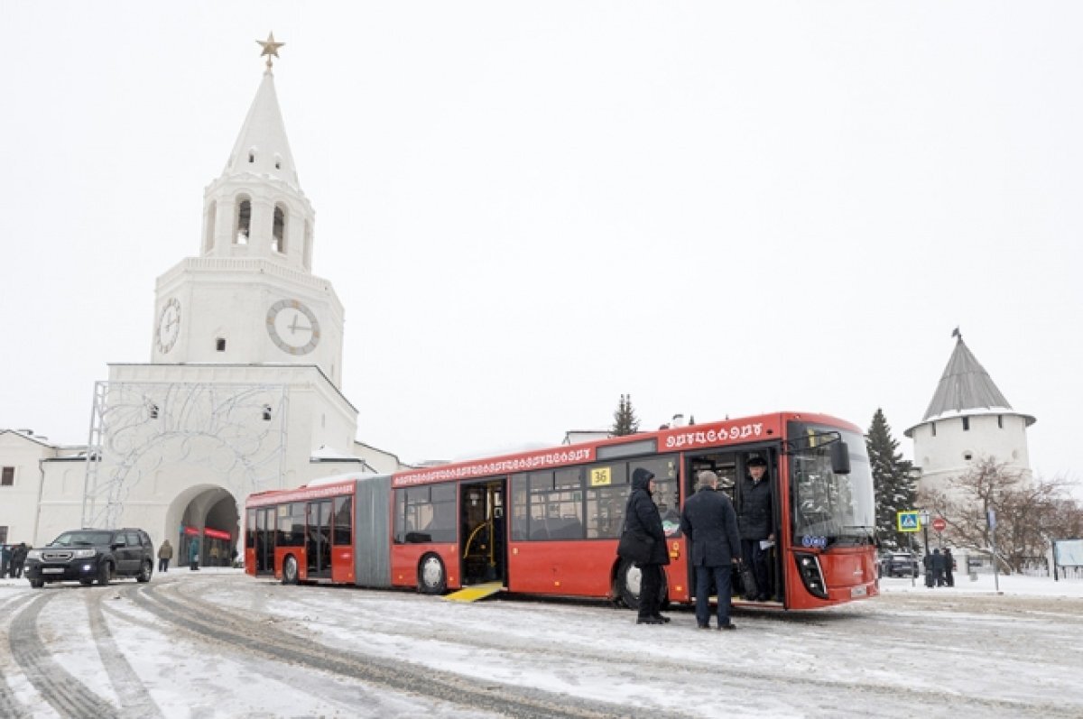 36 маршрут Казани начал обслуживать автобус-гармошка | АиФ – Казань | Дзен