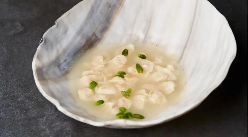 Дюшбара — азербайджанский суп с маленькими пельменями