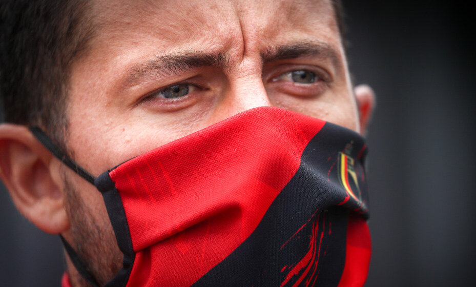 бывший холодно отвечает. бывший холодно отвечает. бывший холодно отвечает. анисат смешные картинки. холодно цитаты.