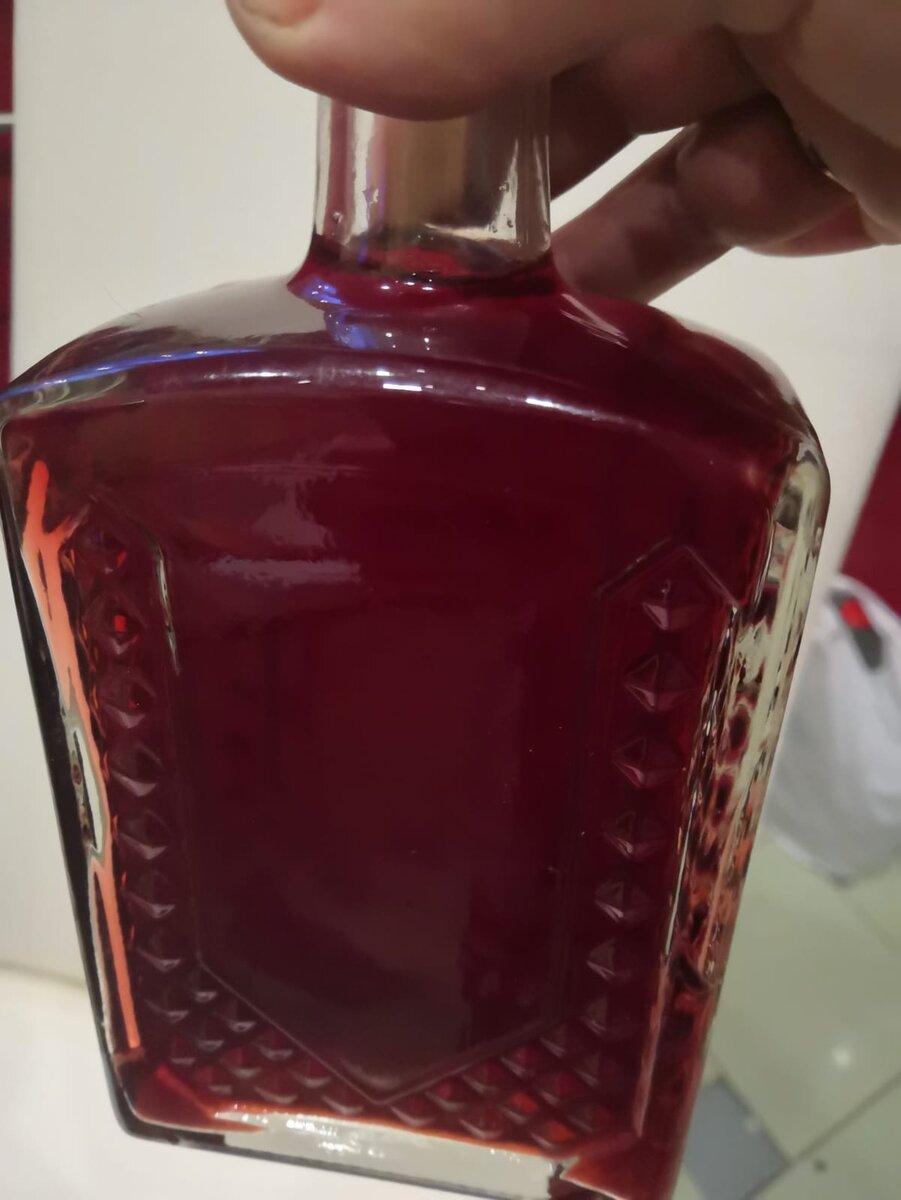 Чуть-чуть осадка внизу, можно было бы процедить еще раз, а можно и не цедить)))