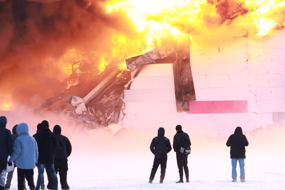 Горит склад в санкт петербурге в шушарах. Русич шушары склад пожар. Сгорел склад шушары санкт-петербург. Горит склад в санкт петербурге в шушарах. 22.