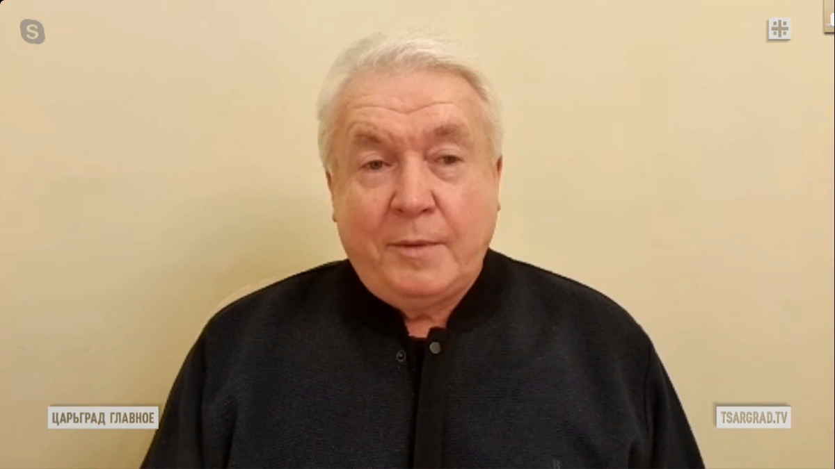    Владимир Олейник заявил, что сам Владимир Зеленский не воспринимает себя украинцем. Именно поэтому он готов вести борьбу против России до последнего украинца. Фото: Царьград