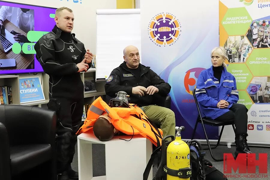 Профессии освоить дома. Дизайнер интерьера. Архитектор профессия. Профессии. Дизайнер интерьера.