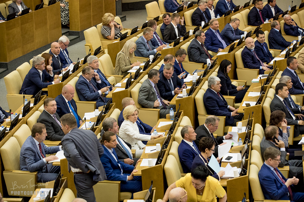 Закон принятый госдумой сегодня. Дума РФ фото депутатов. Депутаты ер государственной Думы. Депутат государственной Думы Москва. Депутаты единороссы Госдумы