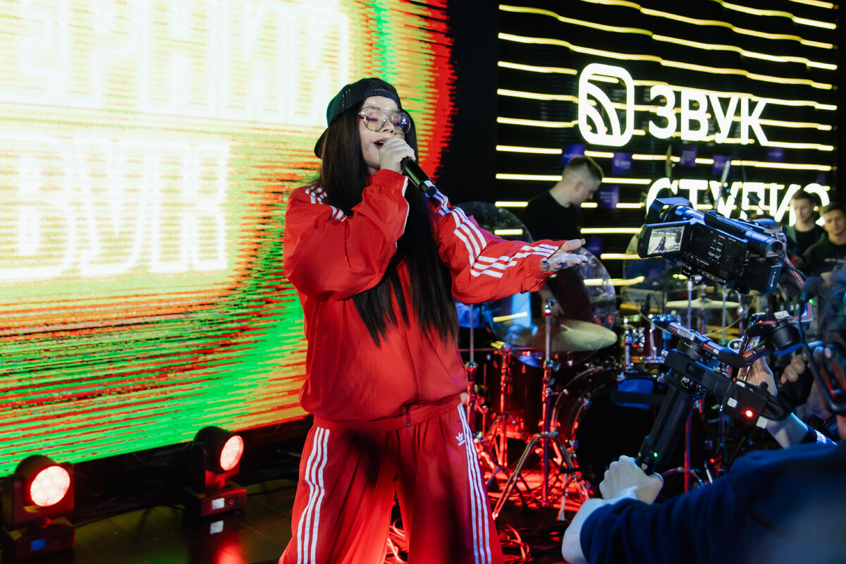 Биография музыканта. Известные исполнители русских романсов. Митяев олег артист. Информация о современных певцах. Доклад про известного музыканта.