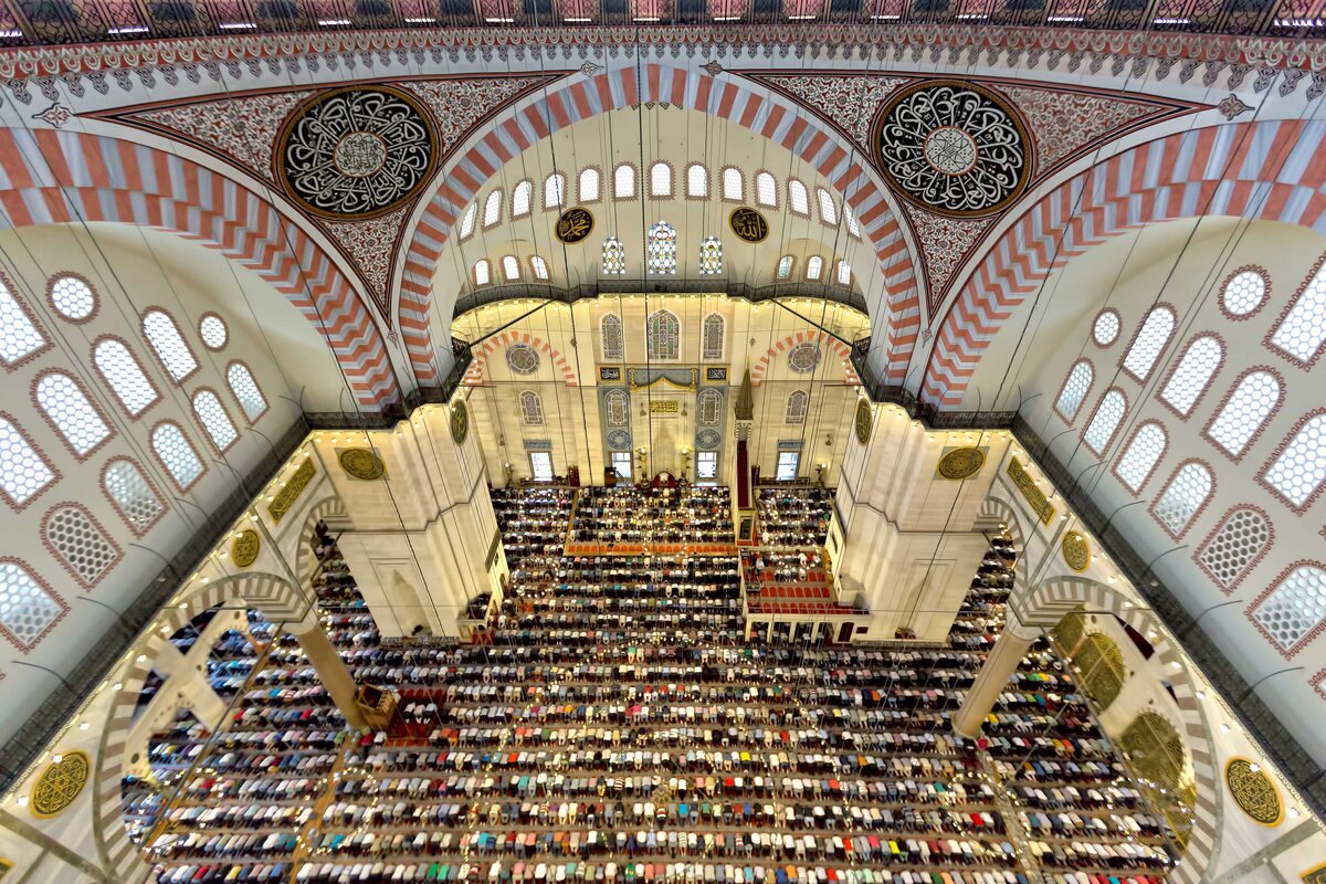 Сура 1 аль-фатиха открывающая. Аят аль фатиха. Сура аль фатиха текст на арабском. Сураи фотиха. Аль фатиха транскрипция.