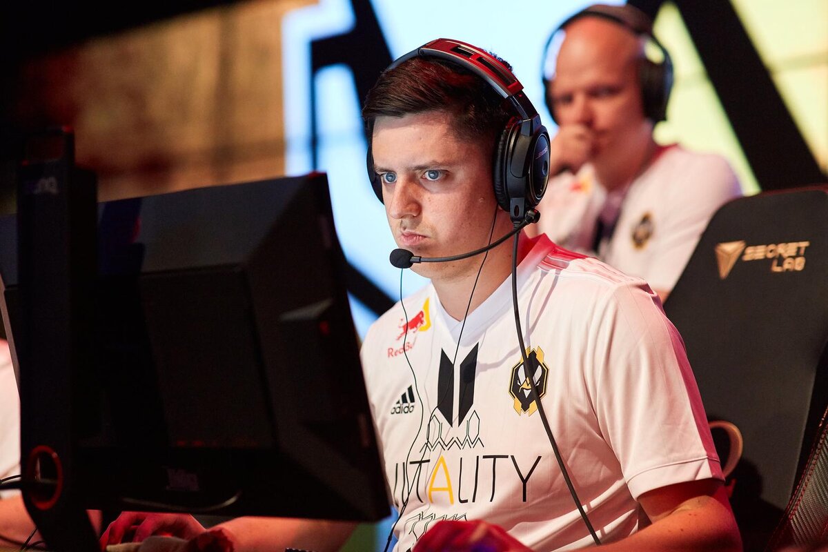     Дэн apEX Мадесклёр