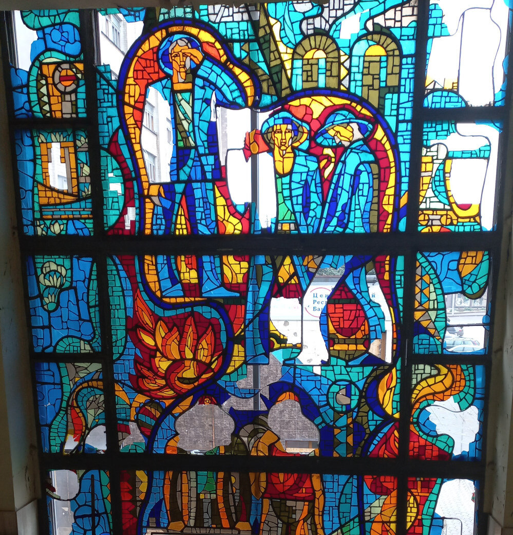 Донецк. ЦУМ. Витражи северного крыла. Состояния на февраль 2024 года