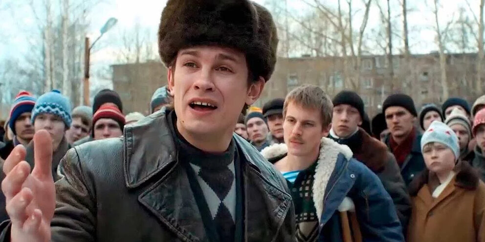 Кашей (Никита Кологривый) возмущается предъяве от Вовы Суворова (Иван Янковский)
