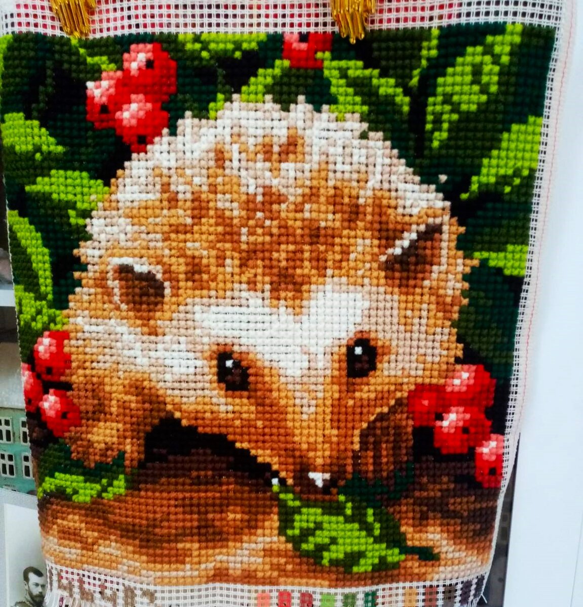 Мой первый ёжик. На очереди ещё один. Люблю этих милых созданий! Иногда живые зверьки заглядывают к нам в патио. 