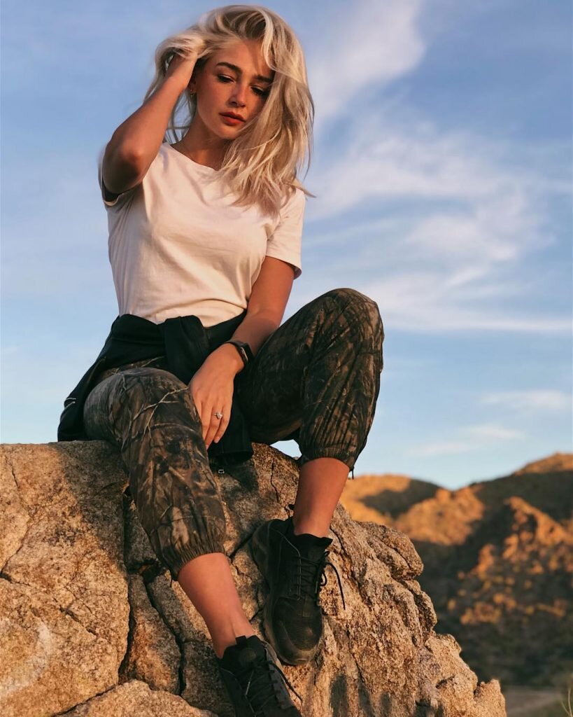 Источник фото: https://peopletalk.ru/article/fashion-revolyutsiya-kak-menyalsya-stil-nasti-ivleevoj/