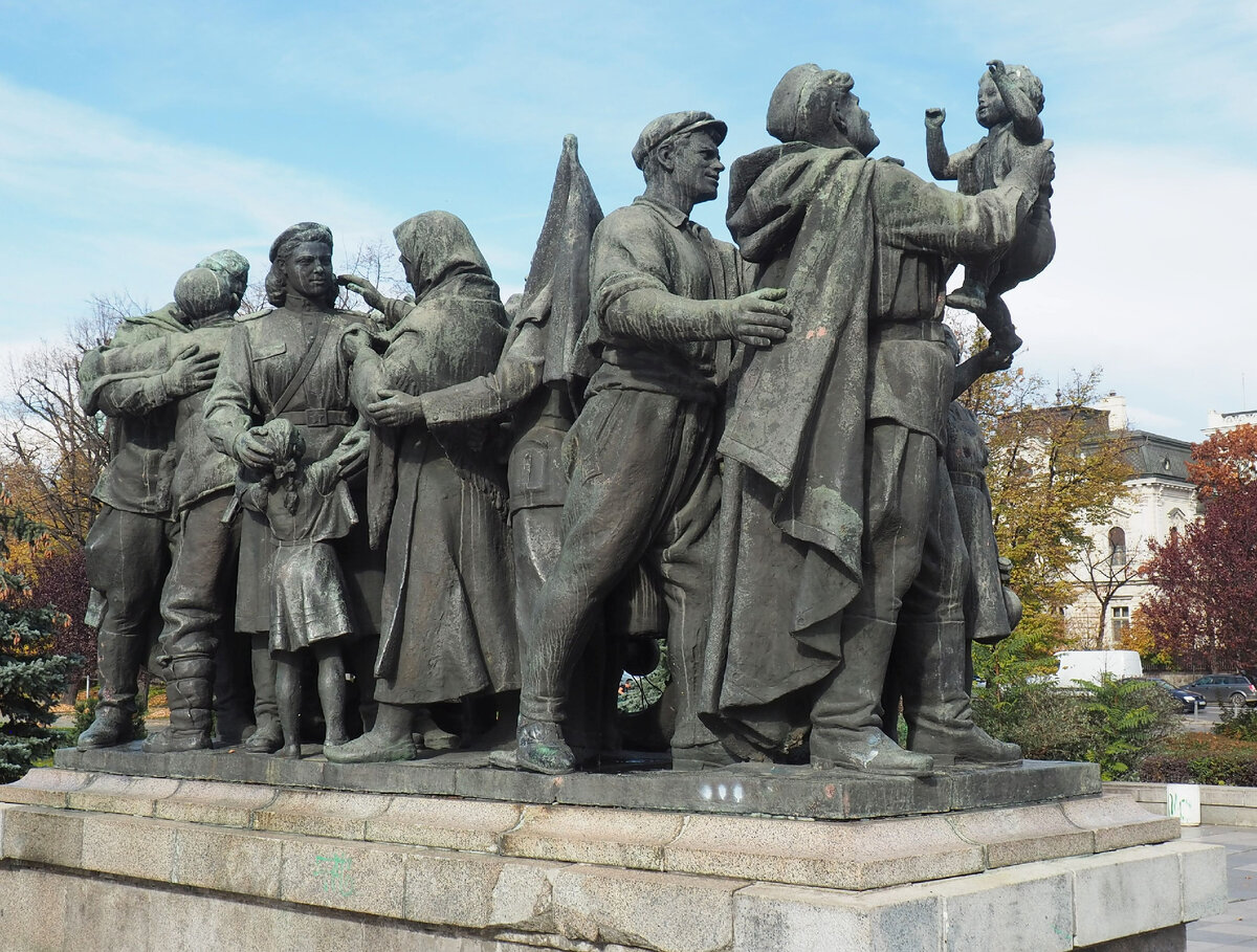 памятник алеше в болгарии презентация. пловдив болгария памятник алеше. памятник советскому солдату-освободителю ал. сообщение про памятник алеше в болгарии. пловдив, болгария.
