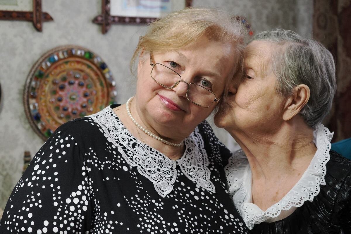 когда дают ветеран труда женщинам. присвоение звания ветеран труда. медаль ветеран труда рф. медаль ветеран труда россия. трудовой стаж ветерана труда.