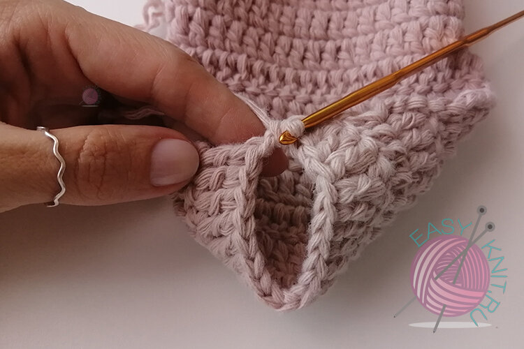 вязаная кофта для девочки. кофта из толстой пряжи для девочки. кардиган для девочек. вязаный кардиган с узором малинки. пряжа ализе пуффи.