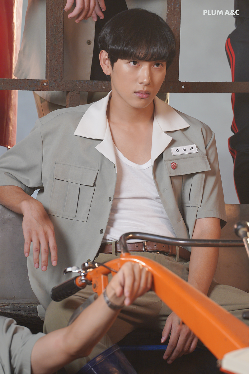 Кевин харт 1+1. Элита сериал 5. Испанский сериал элита. 1 1 с новыми актерами. Омар си инферно.