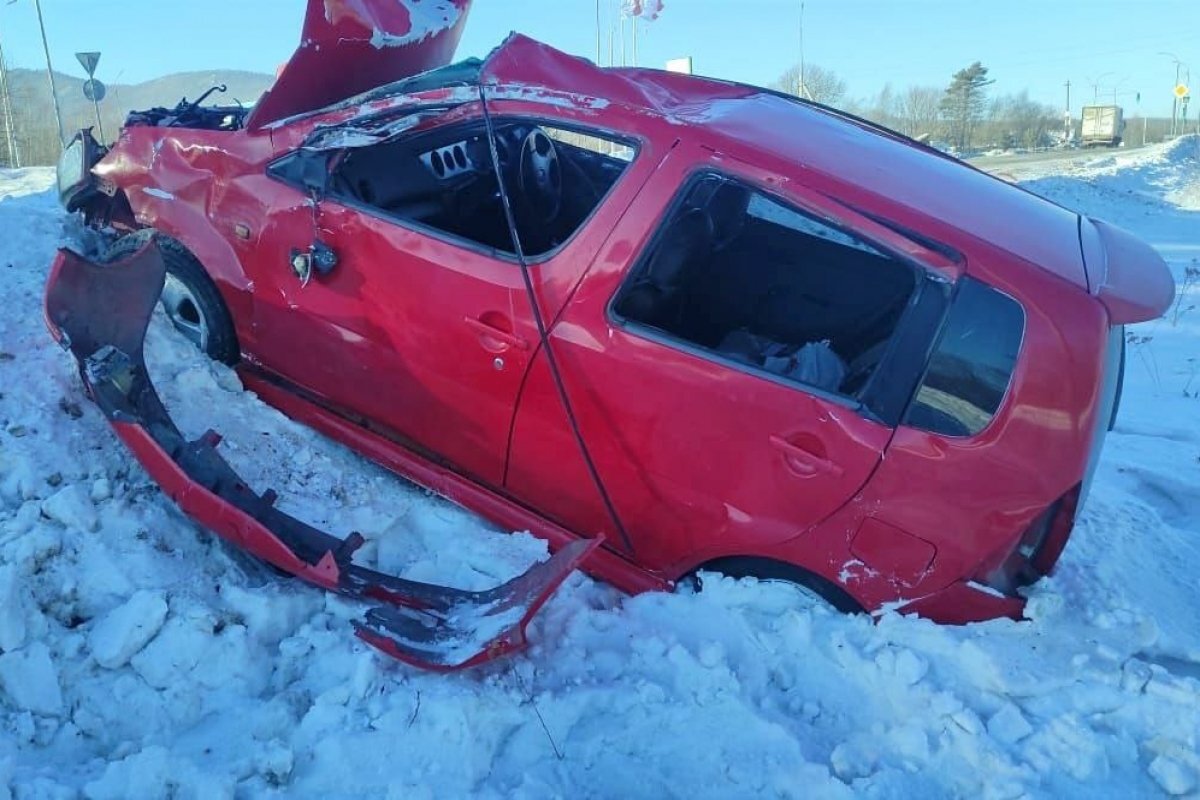 Под Хабаровском пьяный водитель разбил авто на тест-драйве, двое пострадали  | Аргументы и факты - Хабаровск | Дзен