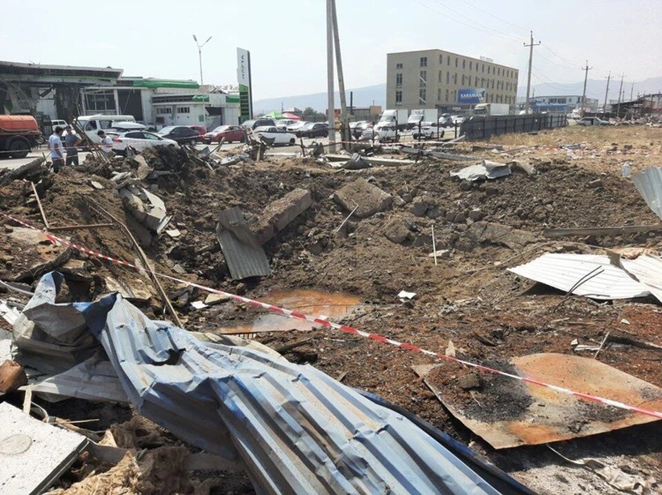 Парк акгель махачкала ночью. Парк 3 дракона в махачкале аттракционы. Редукторный парк дракон махачкала. Куда пойти в махачкале поразвлечься. Куда пойти в махачкале поразвлечься.