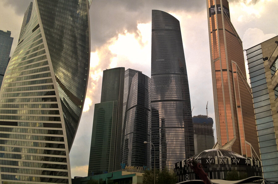 Московские небоскребы. Московские небоскребы. Москва архитектура москоу сити. Вид с москоу сити. Московские небоскребы.