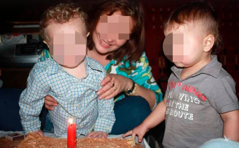 Сын издевается отцом. Издеватильчтва над ребёнком. Родители издевались над ребенком. Издевались над мальчиком. Физическое насилие над детьми.