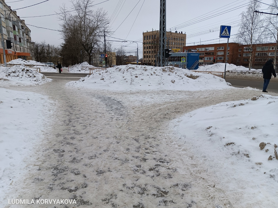 оставаться ребенком в душе цитаты. ботинок на дороге. ноги на асфальте. красивые картины со смыслом. след в жизни человека цитаты.