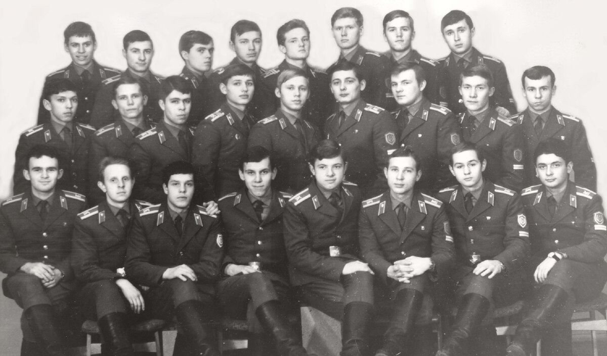 фото автора: 3 группа ВЮФ ВИМО. 1975 год.