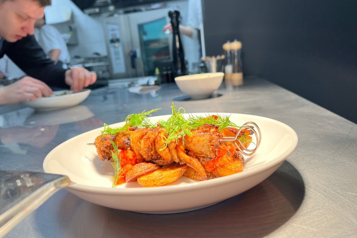 Лучшие рестораны минска. Кафе в стиле марокко. Модные рестораны минска. Неаполь ресторан баку. Кафе feelini минск.