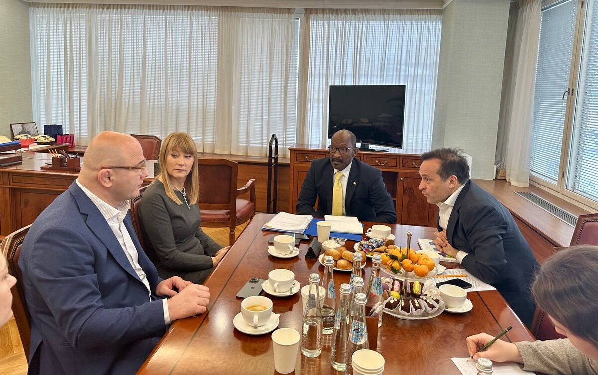 Пил нет тогда скажи в недрах тундры. Шутка про ослицу. Тогда говорила. Званые же не были достойны. Тогда говорила.