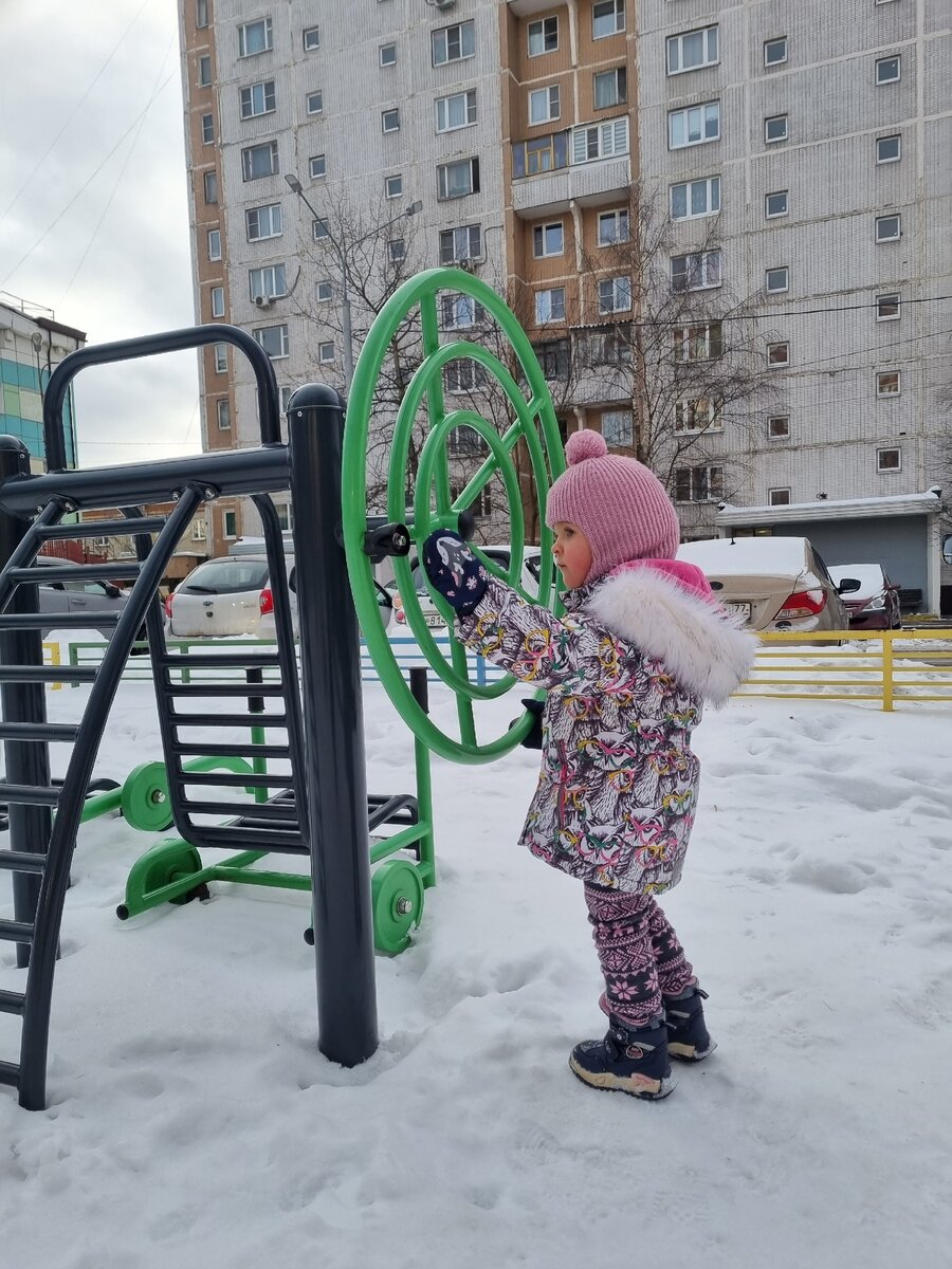 Несовершеннолетний работник. Работник подросток. Работа 16 девочкам. Молодая девушка 16 лет. Летняя подработка 16 лет.