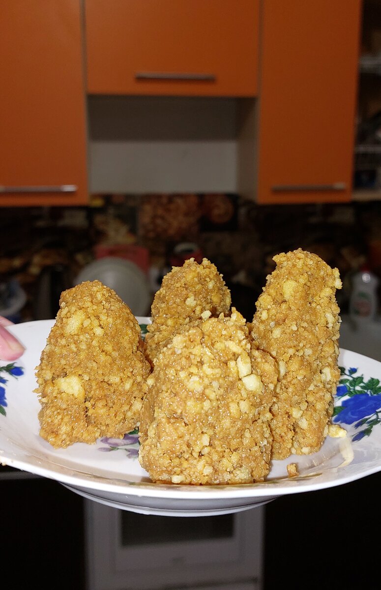 Это без шоколада. Я сделала в большой пласт, это у меня сделала доча,  ей 6 лет. 