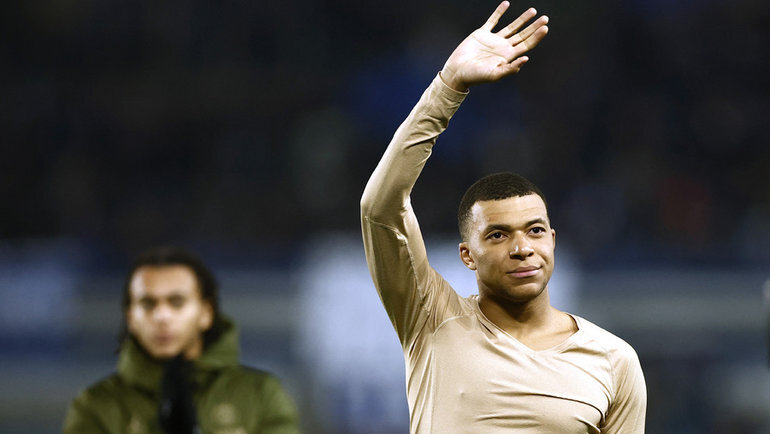 Le agent. Игра agent a a puzzle in. Хитмэн: агент 47 (2015) постер. Закари куинто хитмэн агент 47. Хитман агент 47 2015.