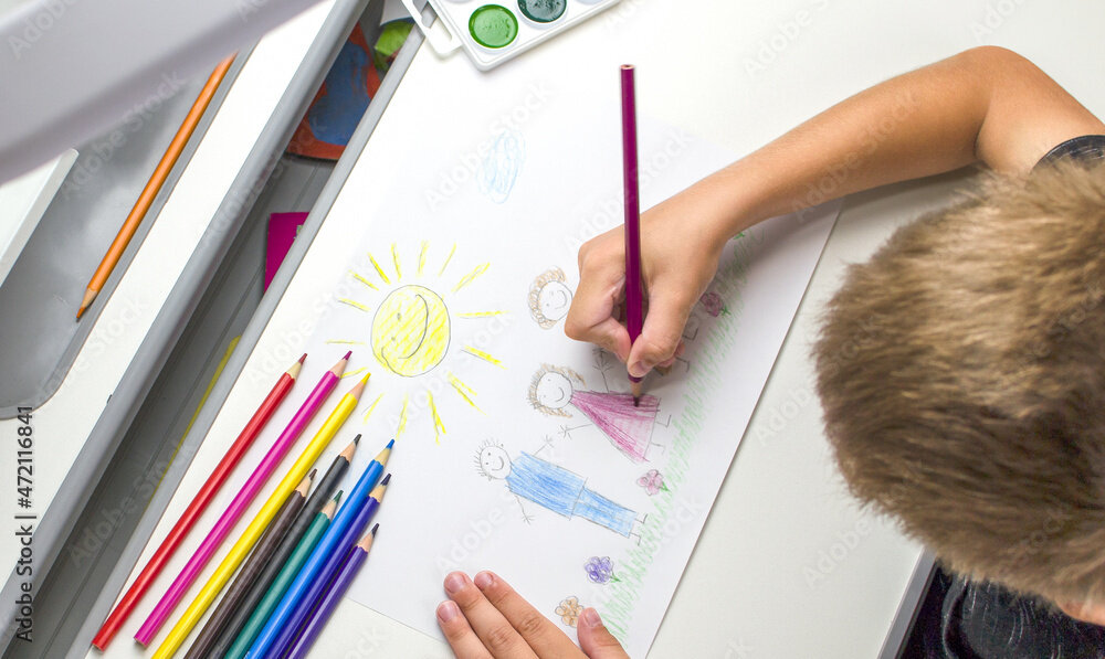 Педагог и ученик. Учитель и дети. Ребенку нравится учитель. Учитель и ученик. Школьники в классе.