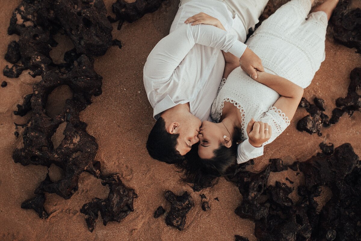 девушка на пристани. я старался картинка. уходящая девушка. ветер счастья. постепенно стараться.