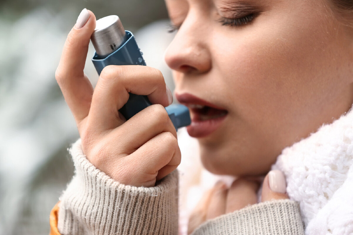 Главная неприятность астмы — во внезапных приступах нехватки дыхания. Обычно у астматиков под рукой ингаляторы. Но что делать, если их нет?-2